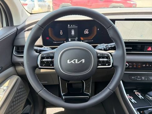 New 2026 Kia Carnival EX FWD image 10