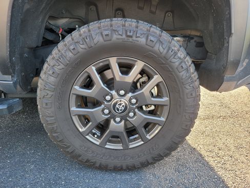 Used 2025 Toyota 4Runner SR5 RWD image 8