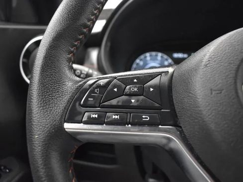 Used 2023 Nissan Kicks SR image 23