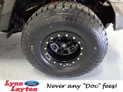 Used 2015 Jeep Wrangler Unlimited Sahara w/ Connectivity Group image 9