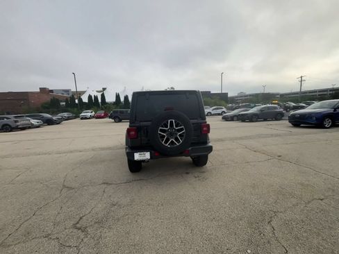 Used 2025 Jeep Wrangler Unlimited Sahara AWD/4WD image 10