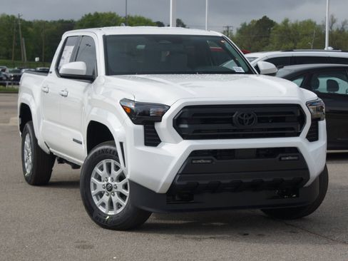 New 2026 Toyota Tacoma SR5 AWD/4WD image 14