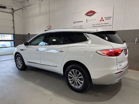 Used 2024 Buick Enclave Premium image 7