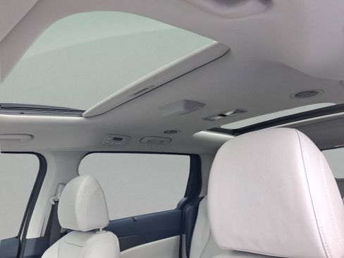 New 2026 Kia Carnival SX Prestige FWD image 14
