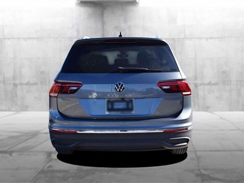 Certified 2022 Volkswagen Tiguan SE w/ Panoramic Sunroof Package image 6