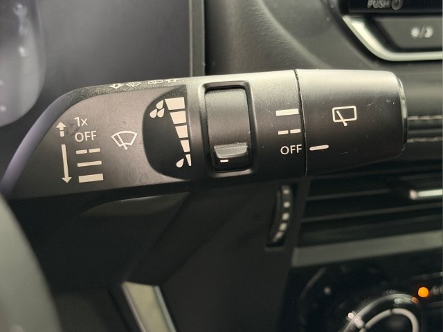 Used 2023 Nissan Rogue S AWD/4WD image 20