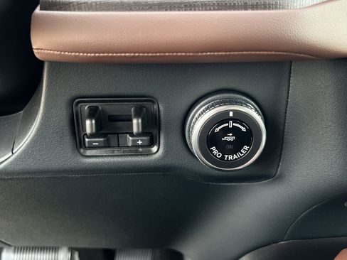 New 2025 Lincoln Navigator L Reserve image 22