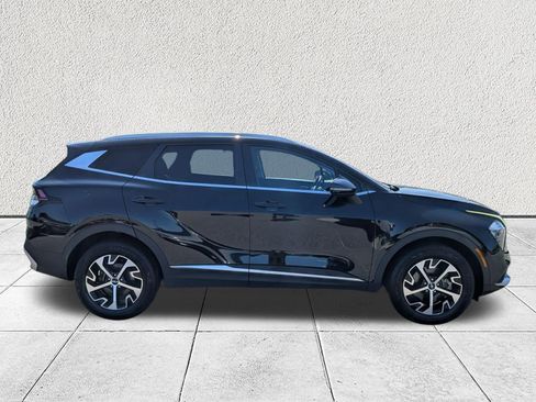Used 2023 Kia Sportage EX AWD/4WD image 2