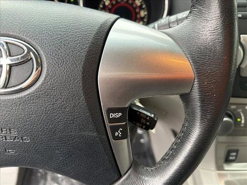 Used 2011 Toyota Highlander SE image 16