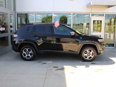 Used 2022 Jeep Compass Trailhawk w/ Trailhawk Elite Group AWD/4WD image 4