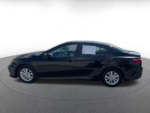 Used 2025 Toyota Camry LE image 9