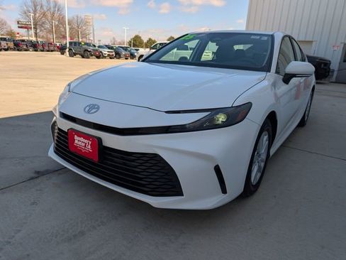 Used 2025 Toyota Camry LE FWD image 35