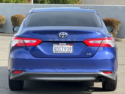 Used 2018 Toyota Camry LE image 8
