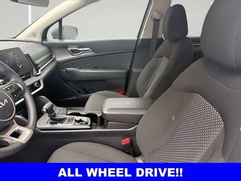 Used 2025 Kia Sportage LX AWD/4WD image 6