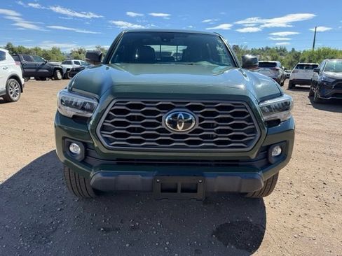 Used 2021 Toyota Tacoma TRD Off-Road w/ TRD Premium Off Road Package AWD/4WD image 9