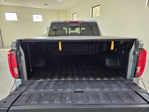 Used 2025 GMC Sierra 1500 SLT w/ SLT Premium Package AWD/4WD image 37