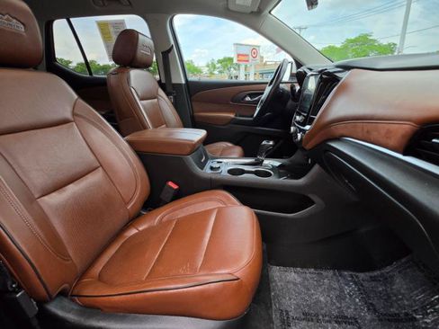 Used 2019 Chevrolet Traverse High Country w/ LPO, Floor Liner Package AWD/4WD image 15