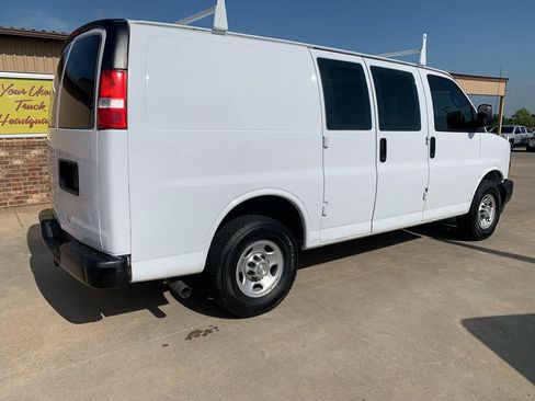 Used 2021 Chevrolet Express 2500 w/ Driver Convenience Package RWD image 2