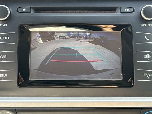 Used 2019 Toyota Highlander LE FWD image 26