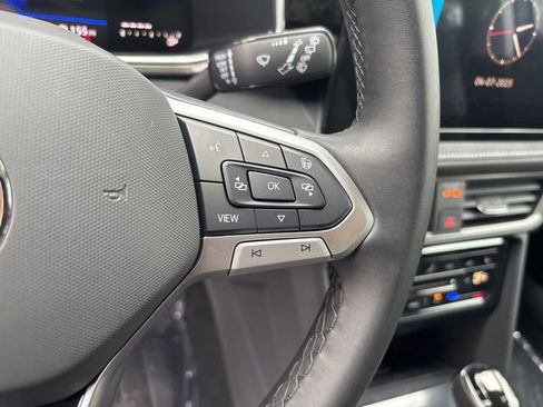 New 2025 Volkswagen Taos SE AWD/4WD image 14