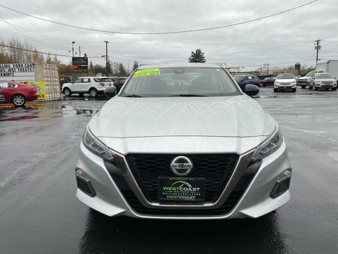 Used 2020 Nissan Altima 2.5 SR FWD image 2