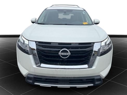 Used 2024 Nissan Pathfinder Platinum AWD/4WD image 8