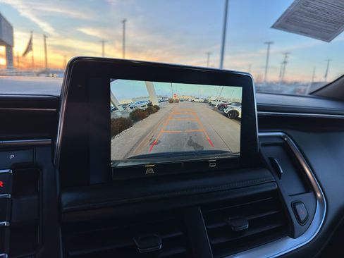 Used 2023 Chevrolet Suburban LT image 19