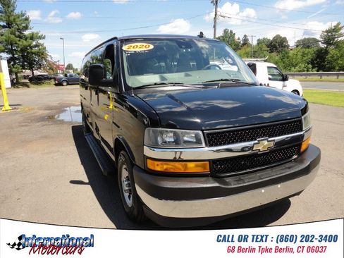 Used 2020 Chevrolet Express 3500 LT w/ LT Preferred Equipment Group RWD image 3
