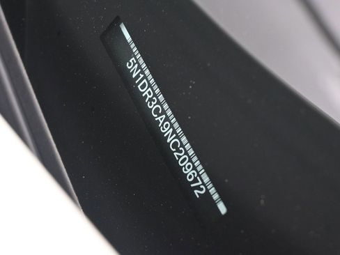 Used 2022 Nissan Pathfinder SL image 18