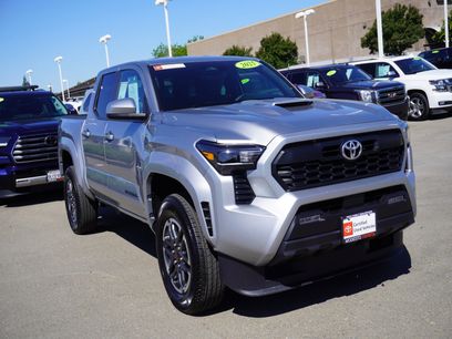 Used 2025 Toyota Tacoma TRD Sport