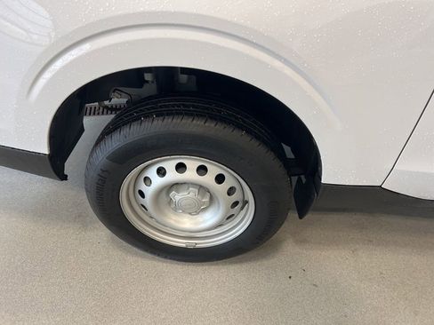 Used 2025 Ford Maverick XL w/ Equipment Group 102A image 24