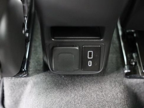 Used 2024 Chevrolet TrailBlazer RS w/ Convenience Package AWD/4WD image 40