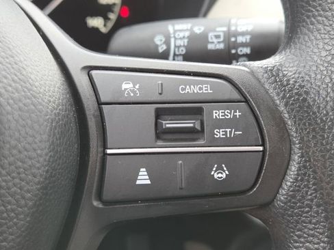 Used 2024 Honda HR-V LX image 12