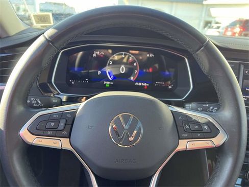 Used 2023 Volkswagen Jetta SE w/ Panoramic Sunroof Package image 27
