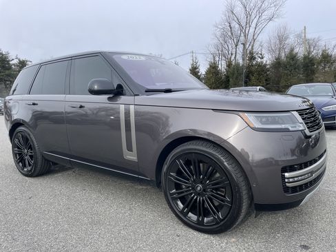 Certified 2023 Land Rover Range Rover Autobiography image 3
