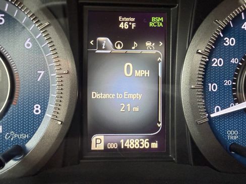 Used 2018 Toyota Sienna XLE Premium w/ Carpet Mat Package image 28