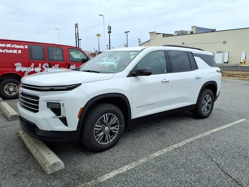Used 2026 Chevrolet Traverse LT w/ Driver Confidence Package image 8