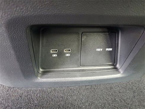 Certified 2025 Volkswagen Atlas Cross Sport SE w/ Panoramic Sunroof Package image 12