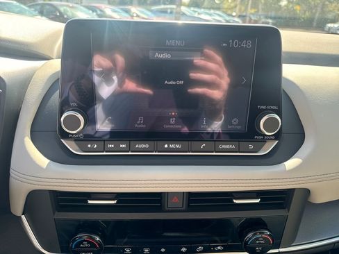 Used 2023 Nissan Rogue SV image 19