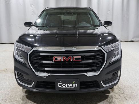Used 2024 GMC Terrain SLE image 7