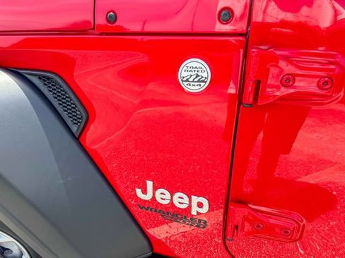 Used 2020 Jeep Wrangler Sport AWD/4WD image 9