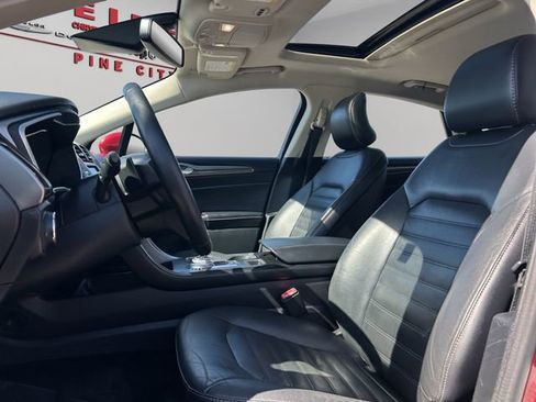 Used 2017 Ford Fusion SE w/ Fusion SE Technology Package image 35