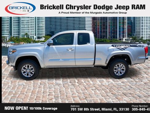 Used 2017 Toyota Tacoma SR5 RWD image 8