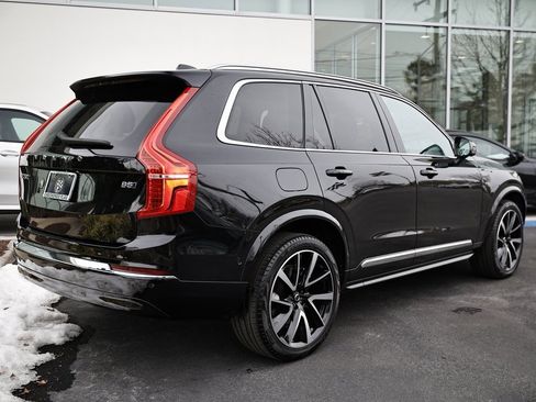 Used 2023 Volvo XC90 B5 Plus w/ Protection Package image 7