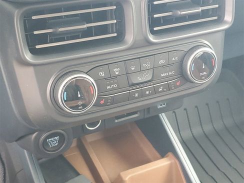 Certified 2024 Ford Maverick Lariat image 25