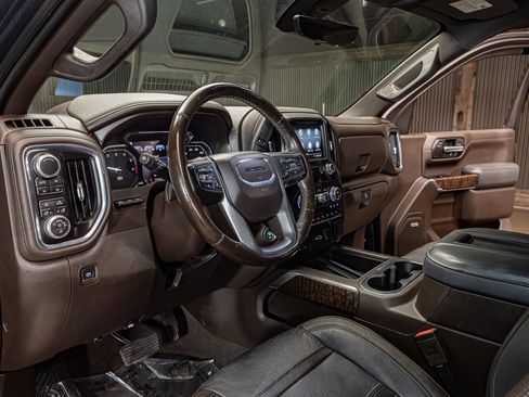 Used 2019 GMC Sierra 1500 Denali w/ Denali Ultimate Package AWD/4WD image 13