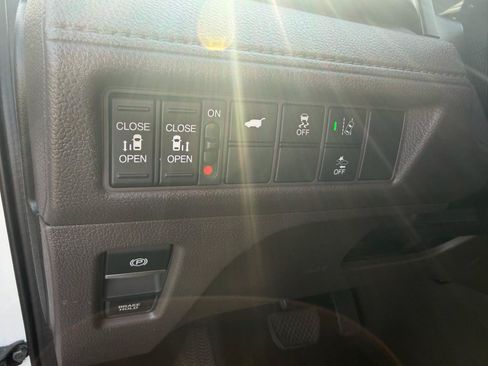 Used 2019 Honda Odyssey EX-L image 19