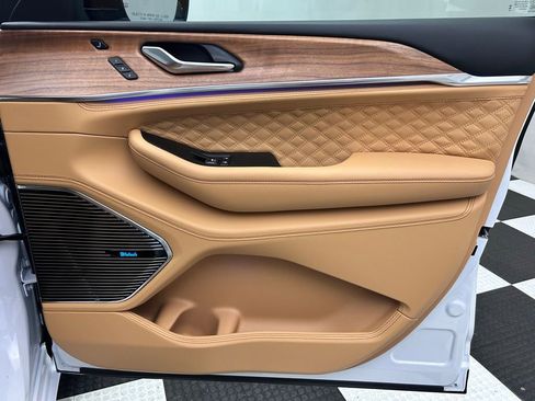 New 2026 Jeep Grand Cherokee Summit AWD/4WD image 16