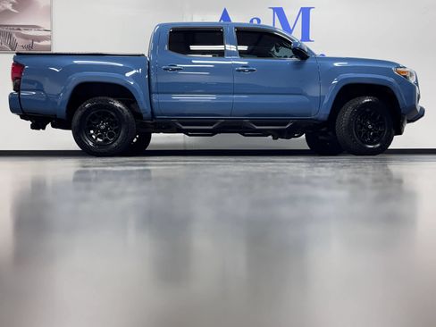 Used 2019 Toyota Tacoma SR5 AWD/4WD image 4
