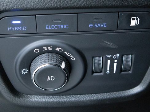 Used 2023 Jeep Grand Cherokee Overland AWD/4WD image 25